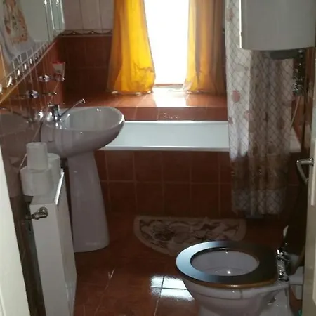 Casa Andra Pensión *