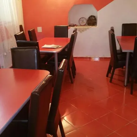 Casa Andra Pensión *